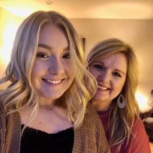 Meet your Posher, Holly